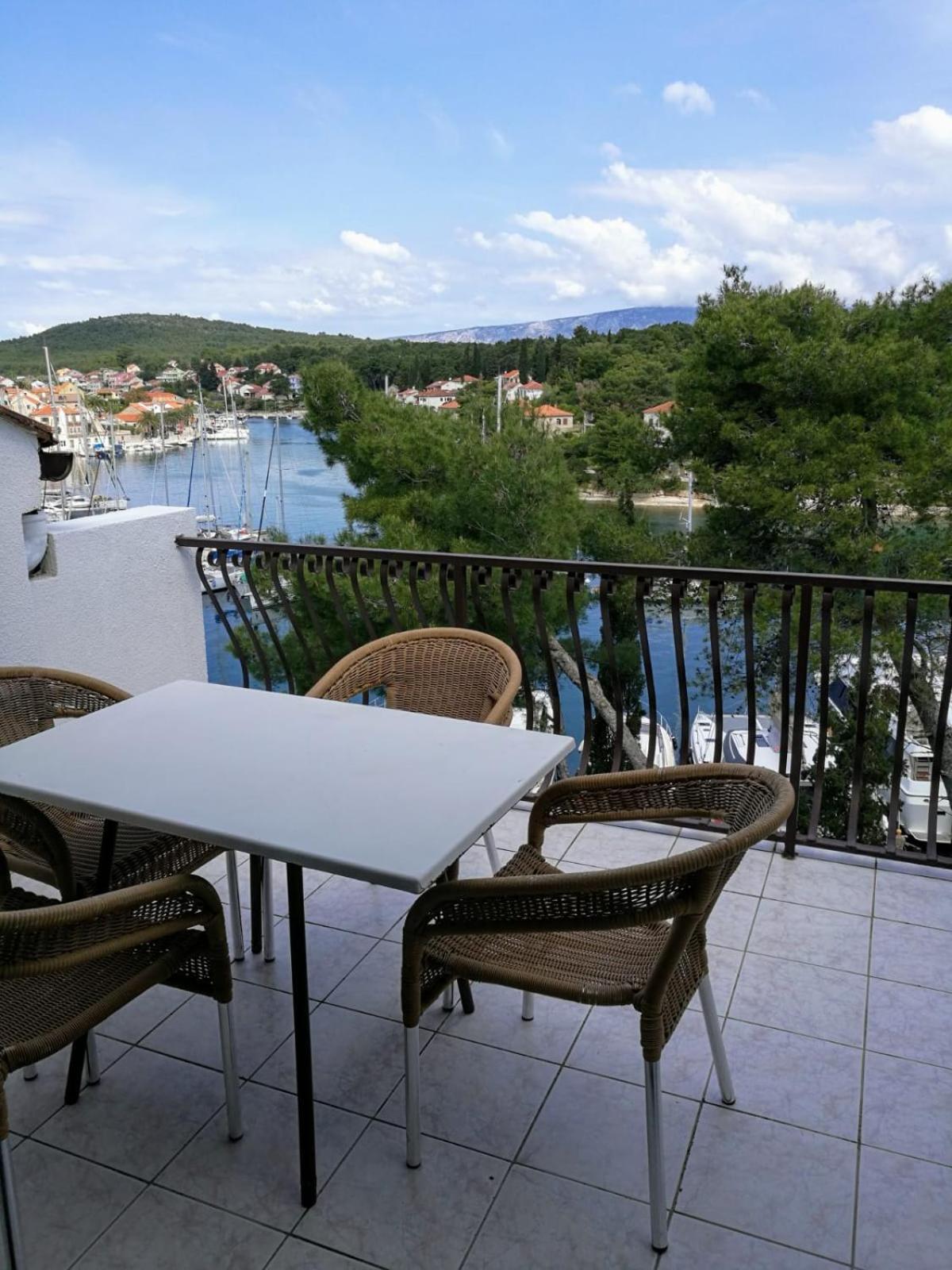 Ivanka Apartments Vrboska Exterior foto