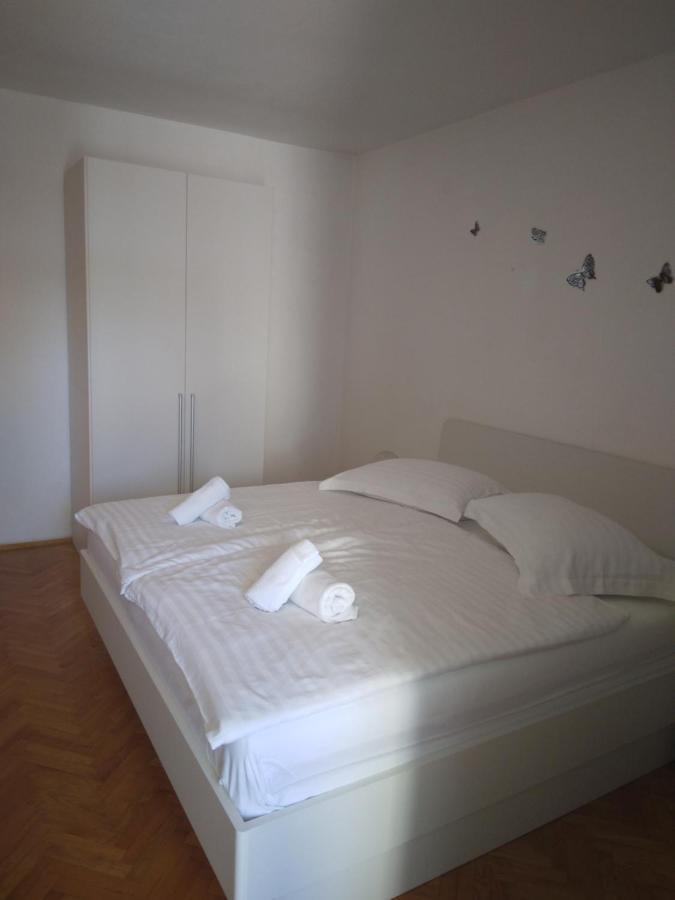 Ivanka Apartments Vrboska Exterior foto