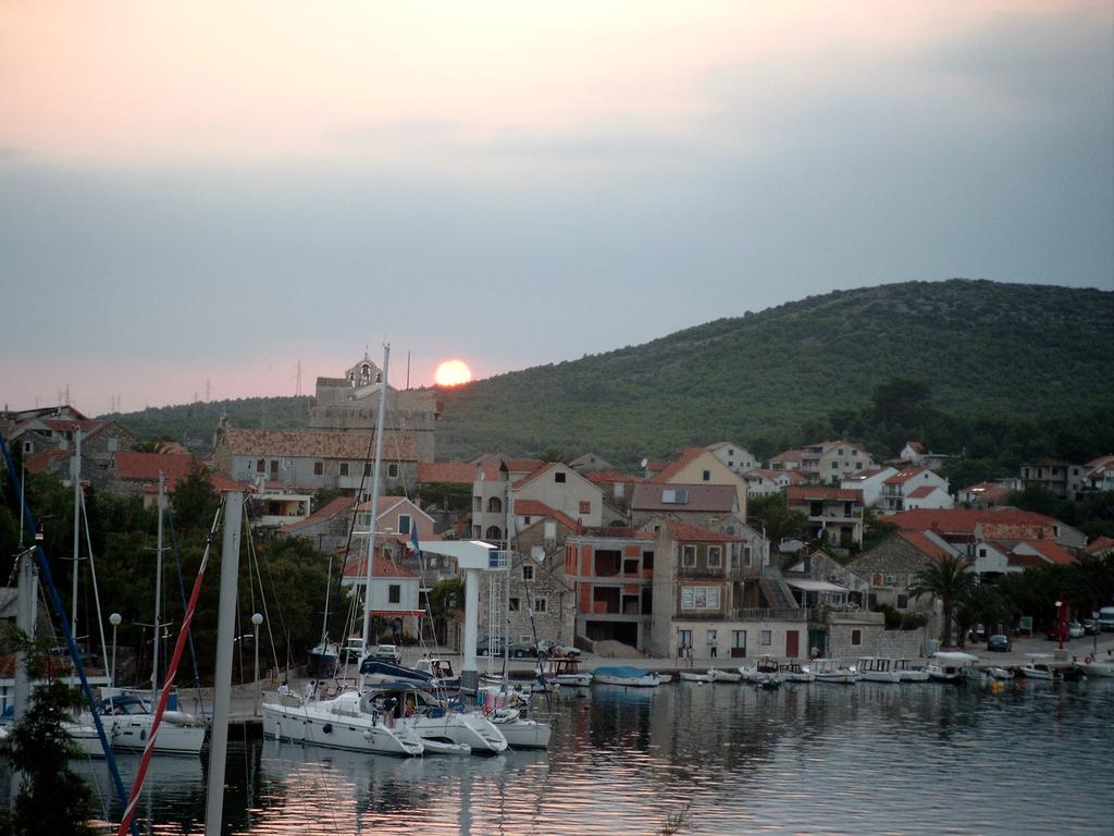 Ivanka Apartments Vrboska Zimmer foto